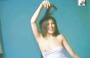 XXX Gadis video artis jepang hot kulit putih yang makan bantal di Calvina