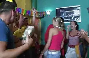 XXX Gadis berambut coklat video hot sek jepang dengan krim kocok.