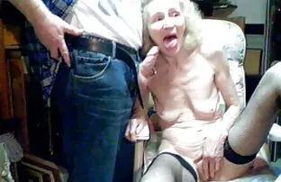 XXX Dokter remaja seksi Jessy Brown berlutut untuk Blowjob borwap jepang hot Klinik Glory hole